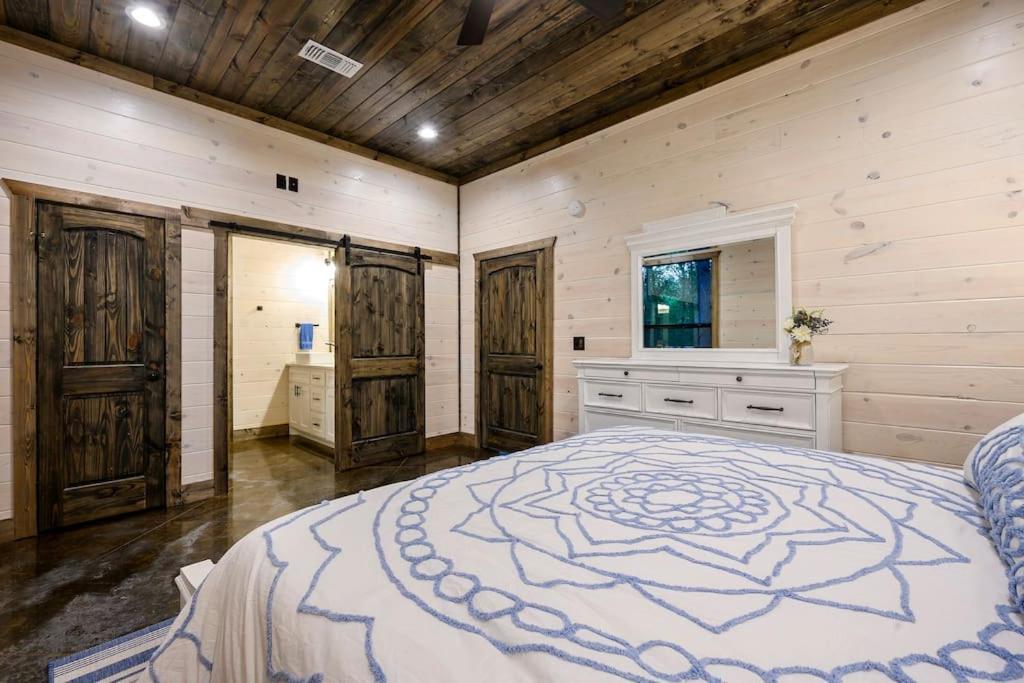 Brand New Luxury 2 Bedroom With Loft And Spa Sleeps 10 Броукън Боу Екстериор снимка